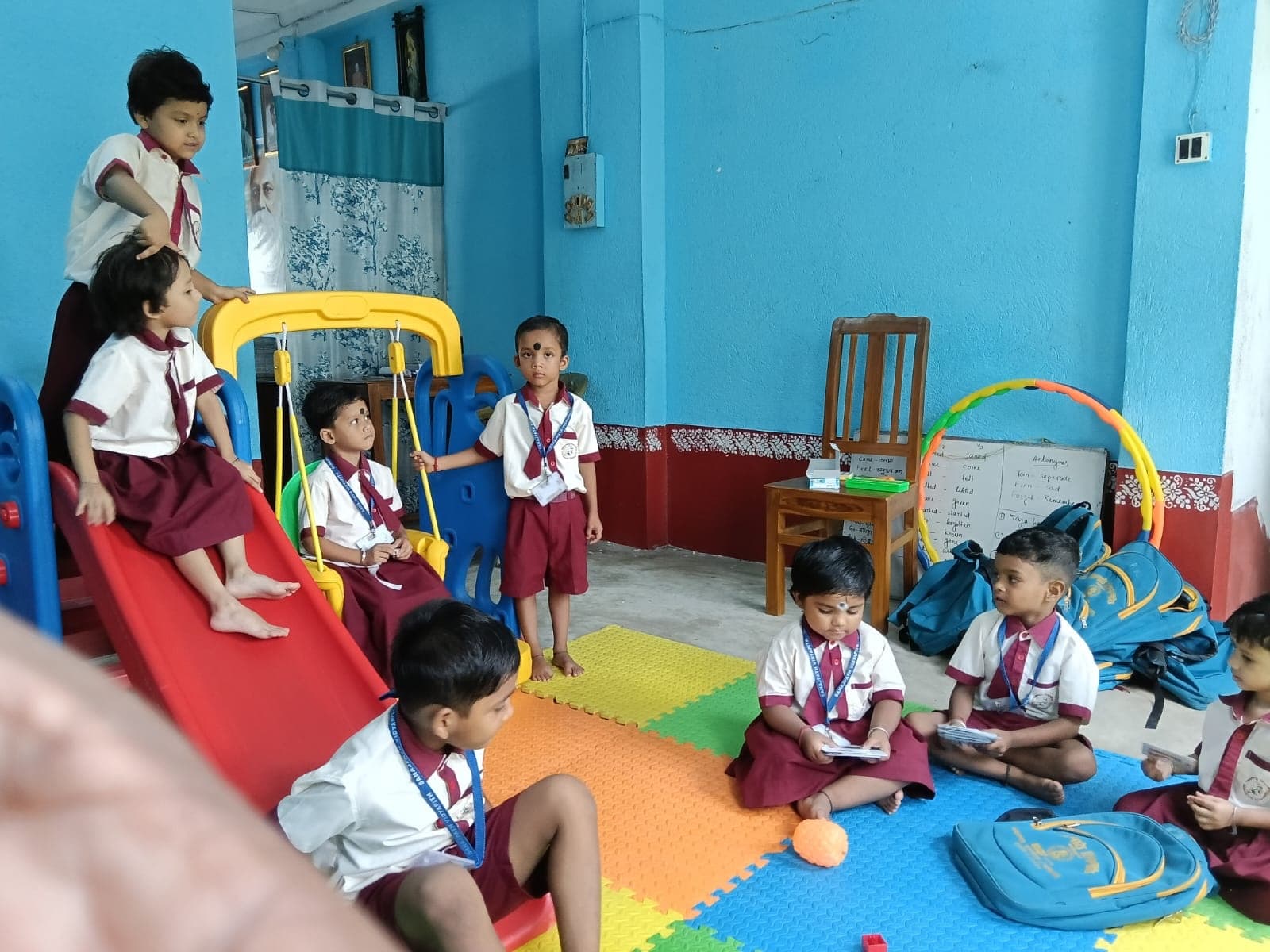 ইনডোর প্লে জোন স্লাইড ও সুইং