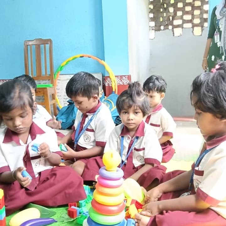 স্ট্যাকিং রিংস ও বিল্ডিং ব্লকস