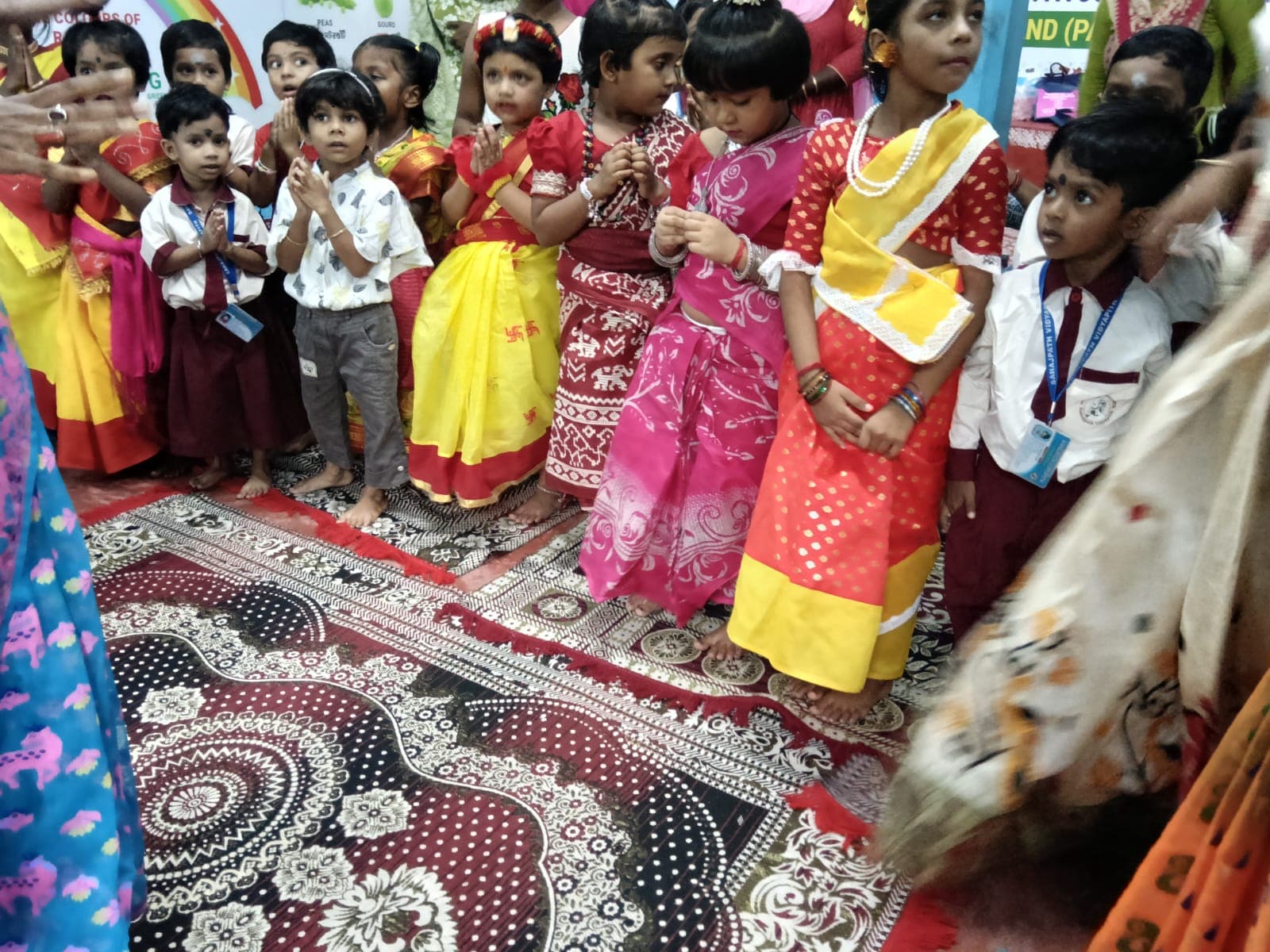 সাংস্কৃতিক অনুষ্ঠানে শিশুদের উদ্বোধনী নৃত্য ও প্রার্থনা